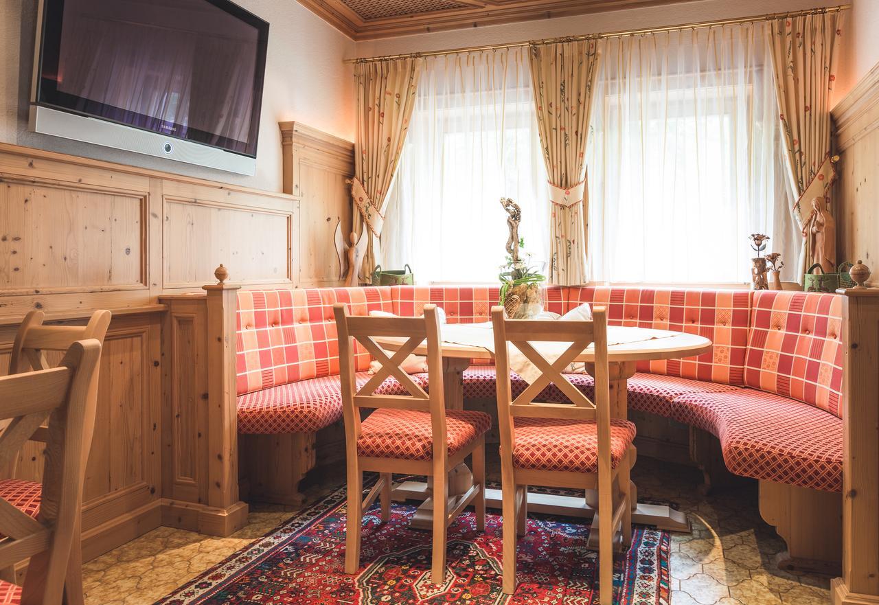 Hotel Garni Tirol Ladis Exterior foto